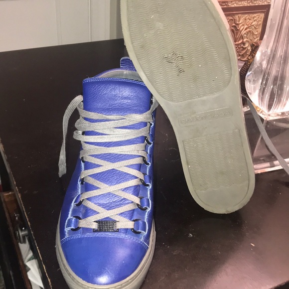 Lightly worn Balenciaga’s - Picture 2 of 7